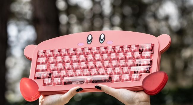 Someone has made a custom Kirby keyboard